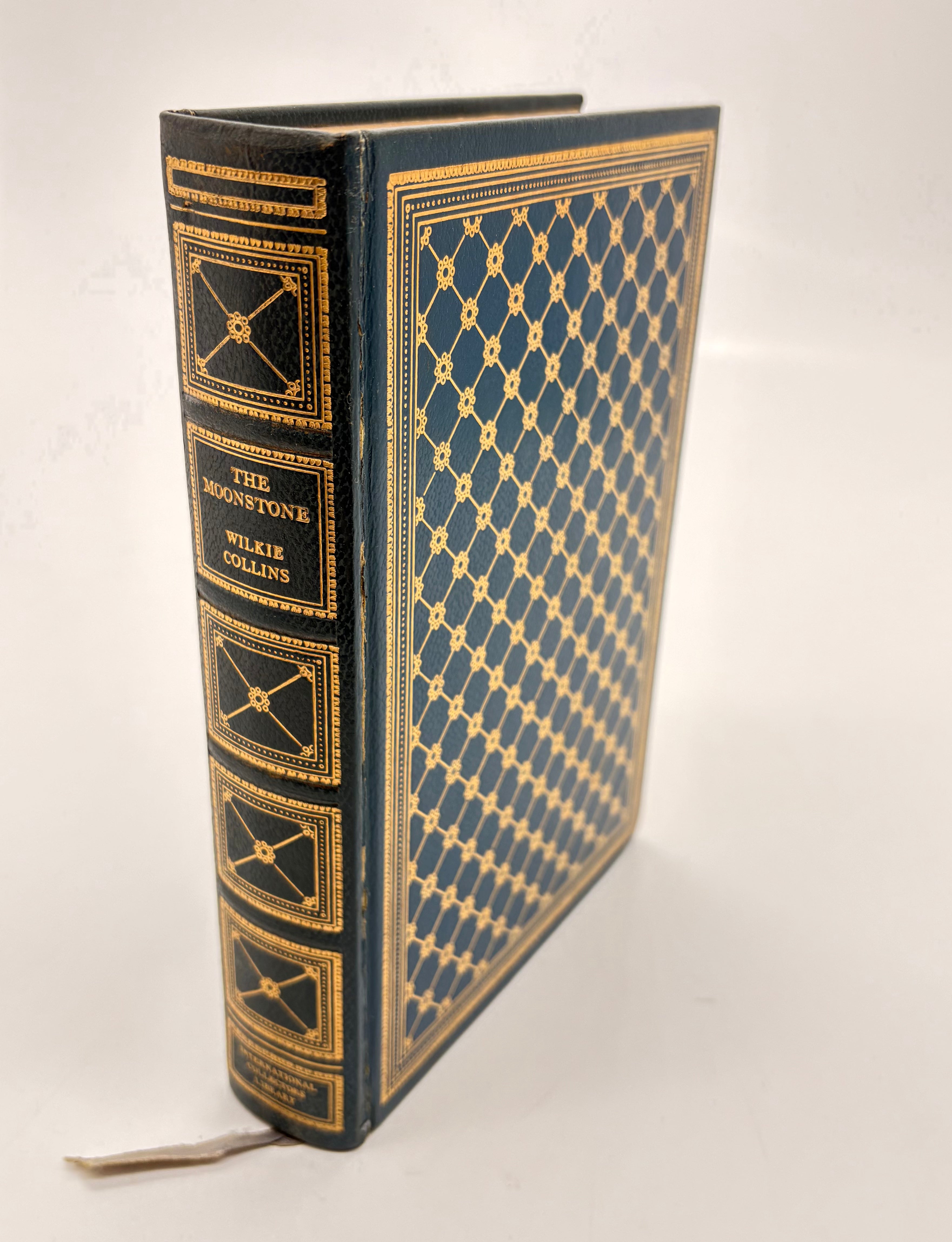 The Moonstone: Collectors Edition / by Wilkie Collins, with illustrations by William Sharp