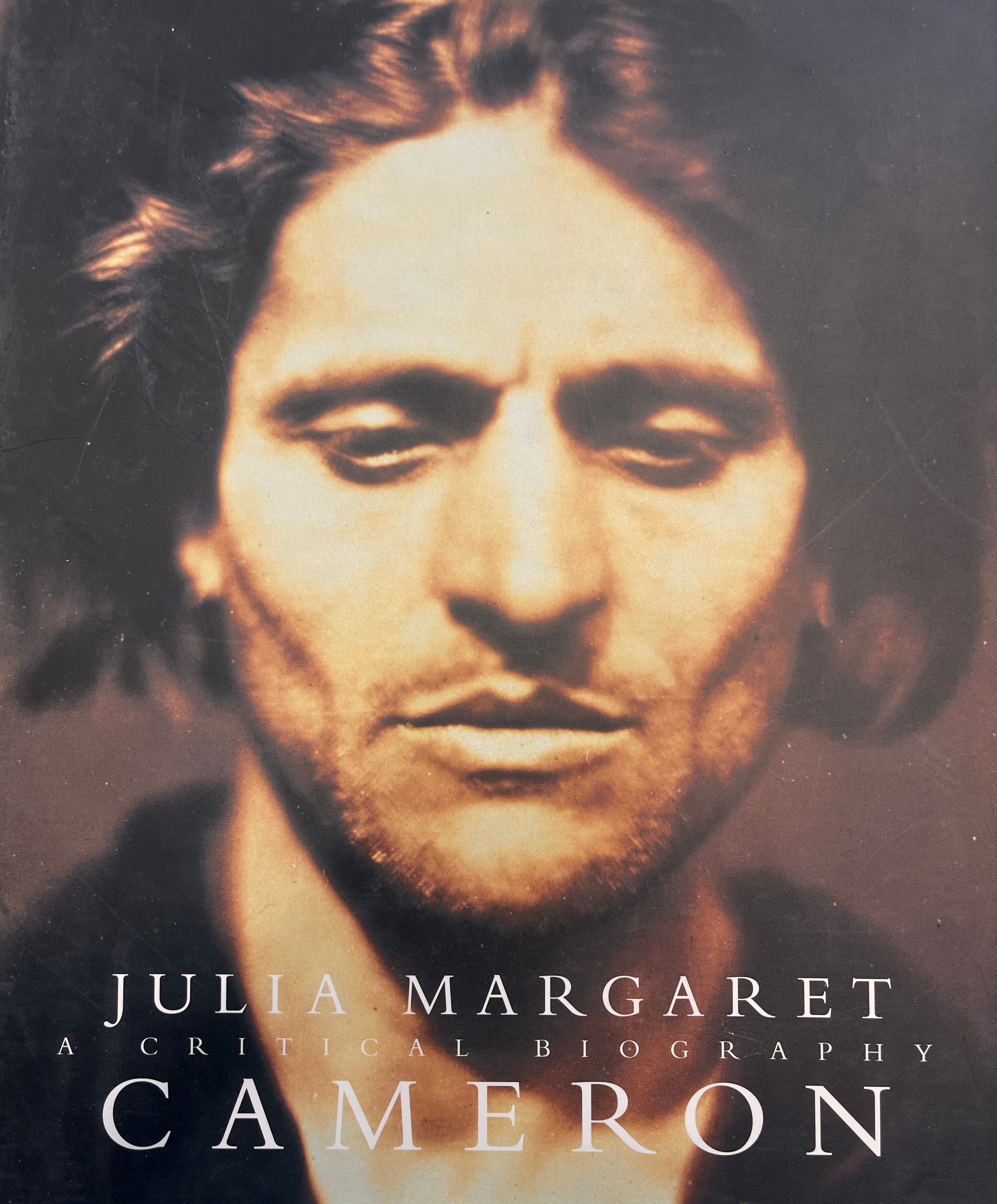 JULIA MARGARET CAMERON / A CRITICAL BIOGRAPHY