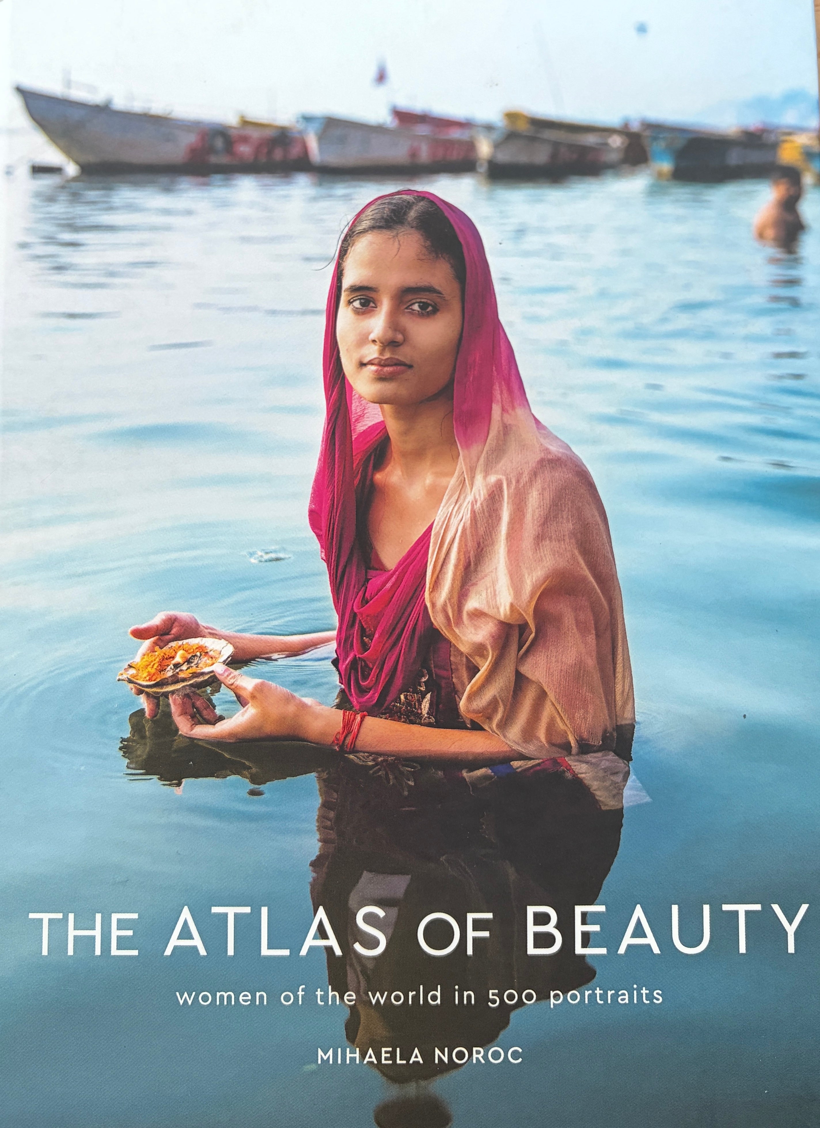 The Atlas of Beauty / Women of the World in 500 Portraits