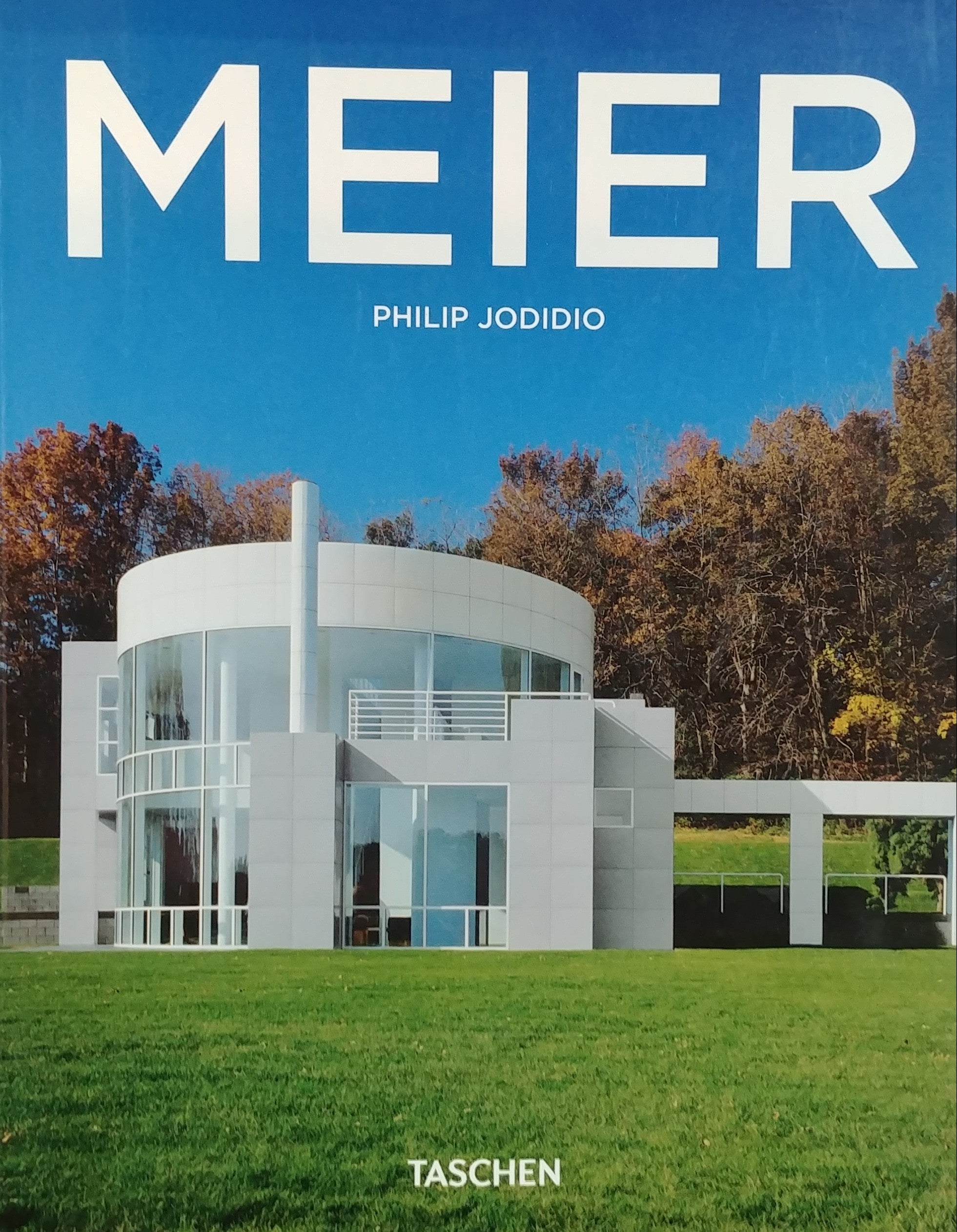 RICHARD MEIER & PARTNERS / WHITE IN THE LIGHT